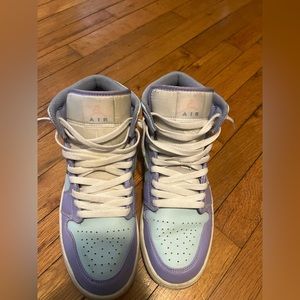 Air Jordan 1 Mid ‘purple pulse’